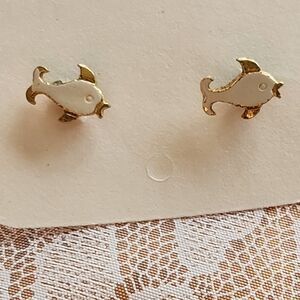GOLD TONE WITH WHITE ENAMEL FISH STUD PIERCED EARRINGS